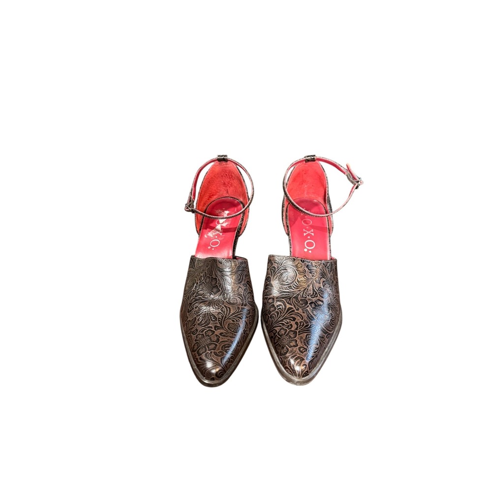 XOXO Tooled Floral Leather Ankle Strap Heels Pink Lining Size 9M